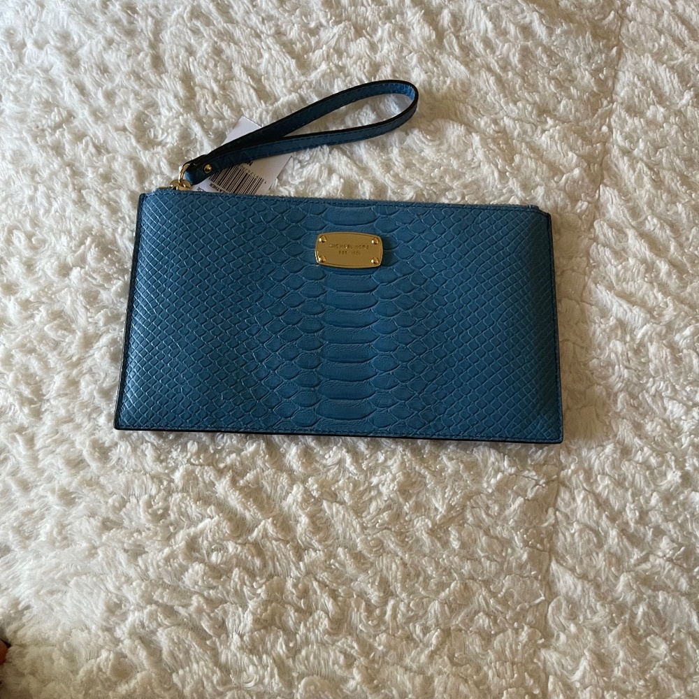 Michael kors Zipper clutch  wristlet